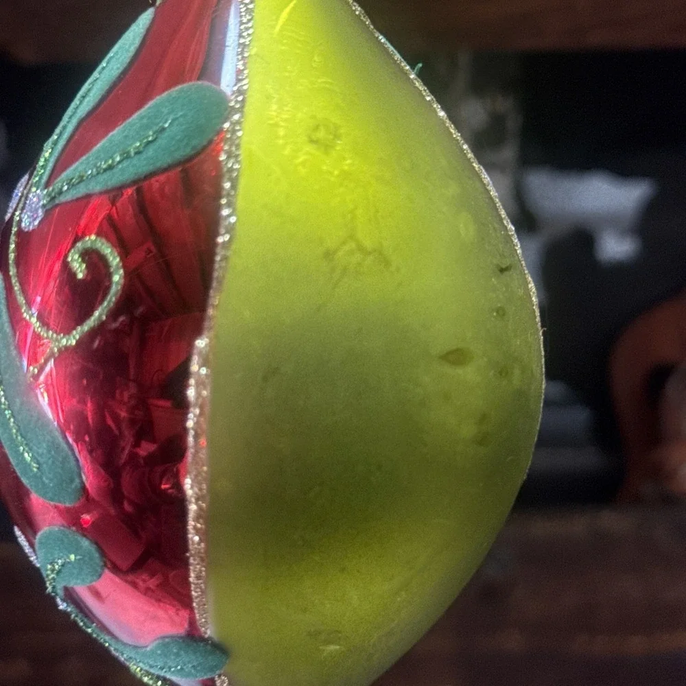 Vintage SPF Glass CHRISTMAS GLASS TREE ORNAMENTS USED.‎